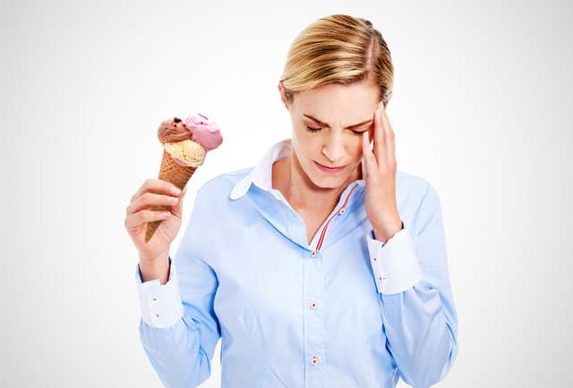 Đau đầu khi ăn kem - Hình ảnh minh họa